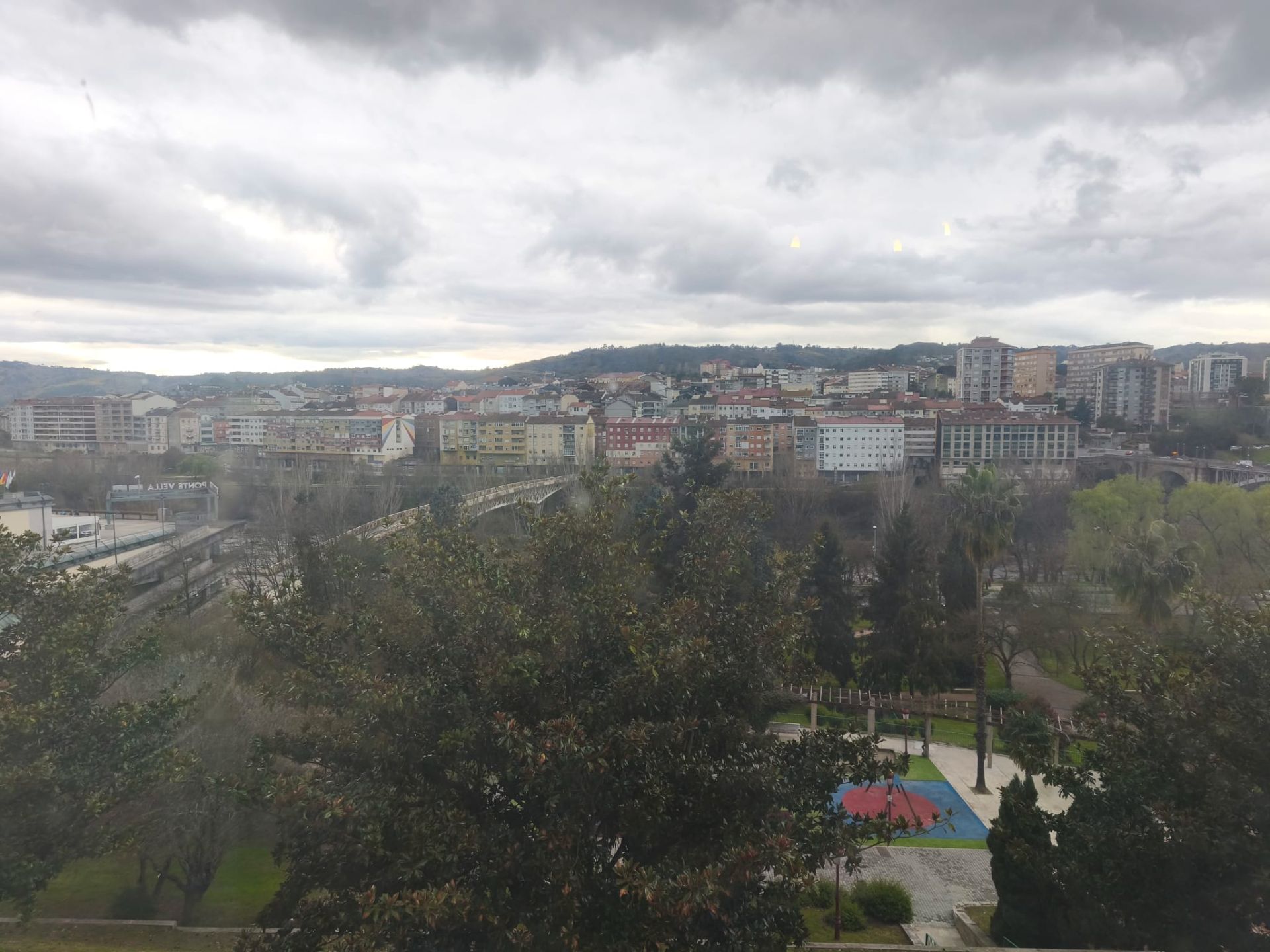 Schlafzimmer von Wohnung zum Verkauf in Ourense Capital  mit Heizung, Parkett und Ofen