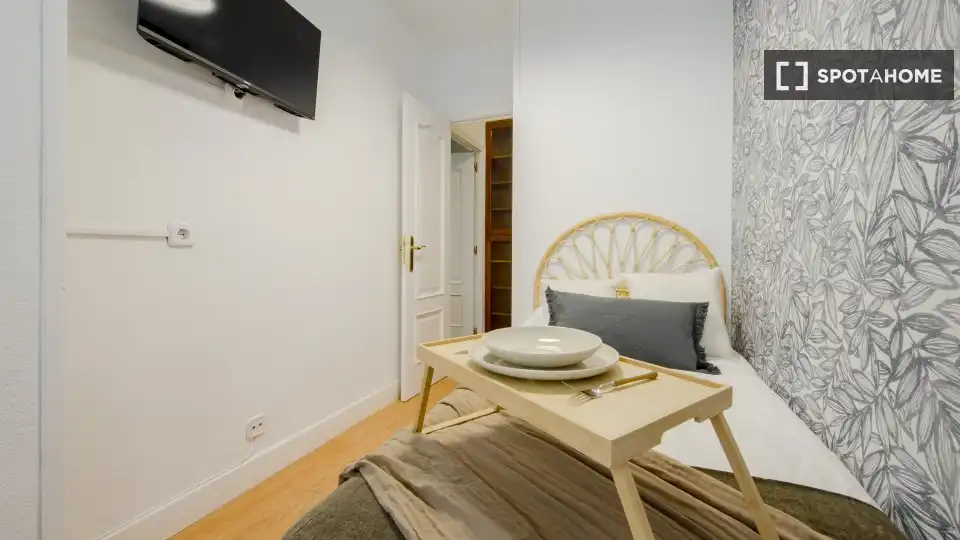 Habitación de Piso de alquiler en Madrid con Aire acondicionado, Calefacción y Amueblado