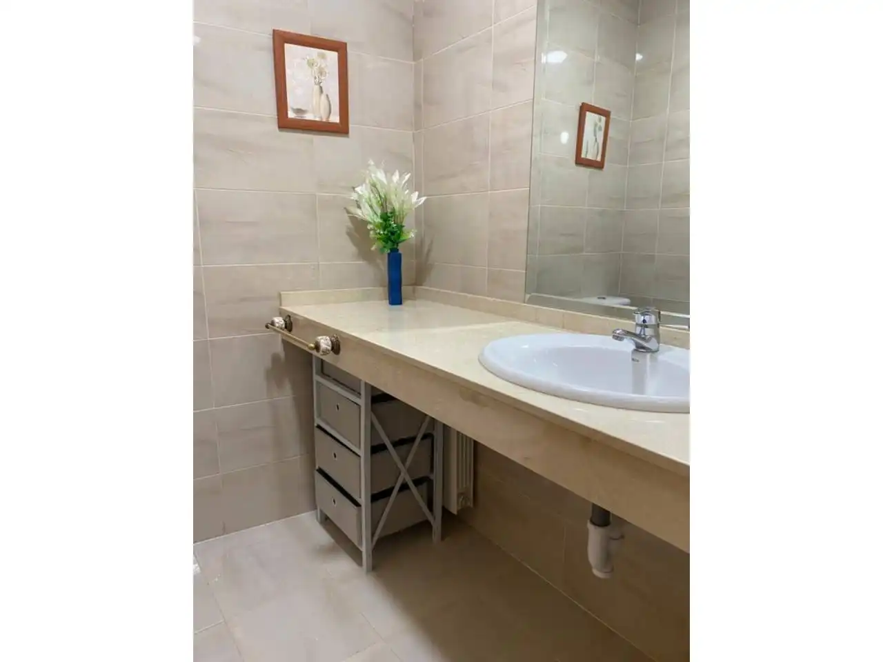 Baño de Piso de alquiler en Ocaña con Calefacción, Jardín privado y Parquet