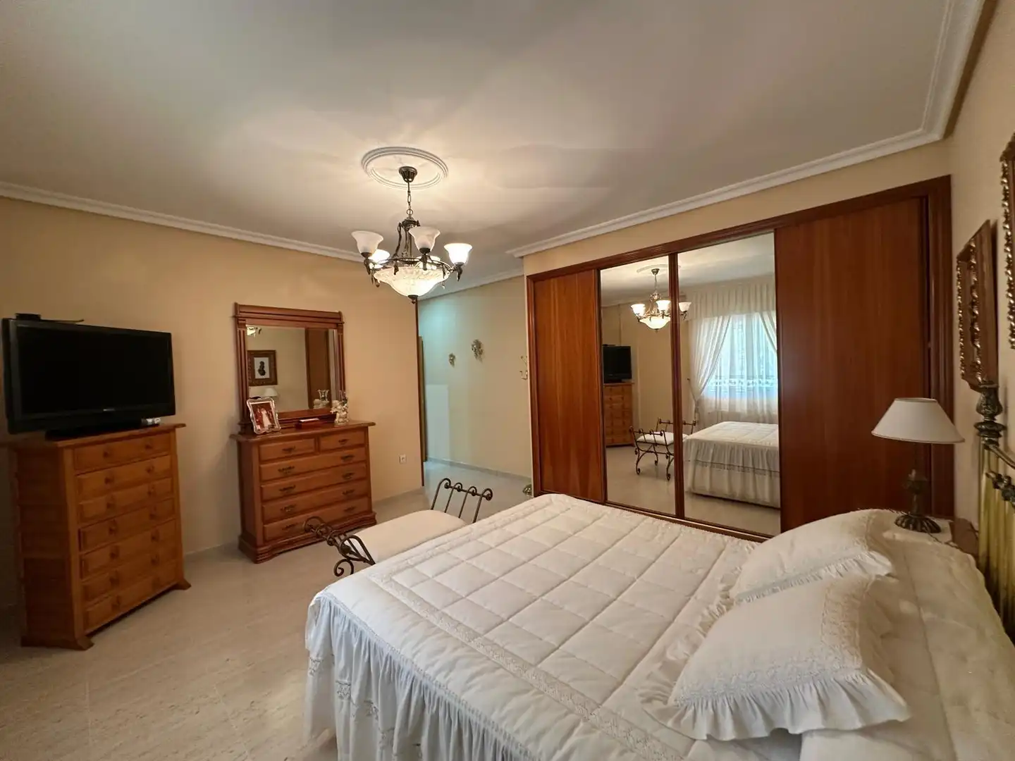 Habitación de Casa o chalet en venta en Mutxamel con Aire acondicionado, Calefacción y Jardín privado