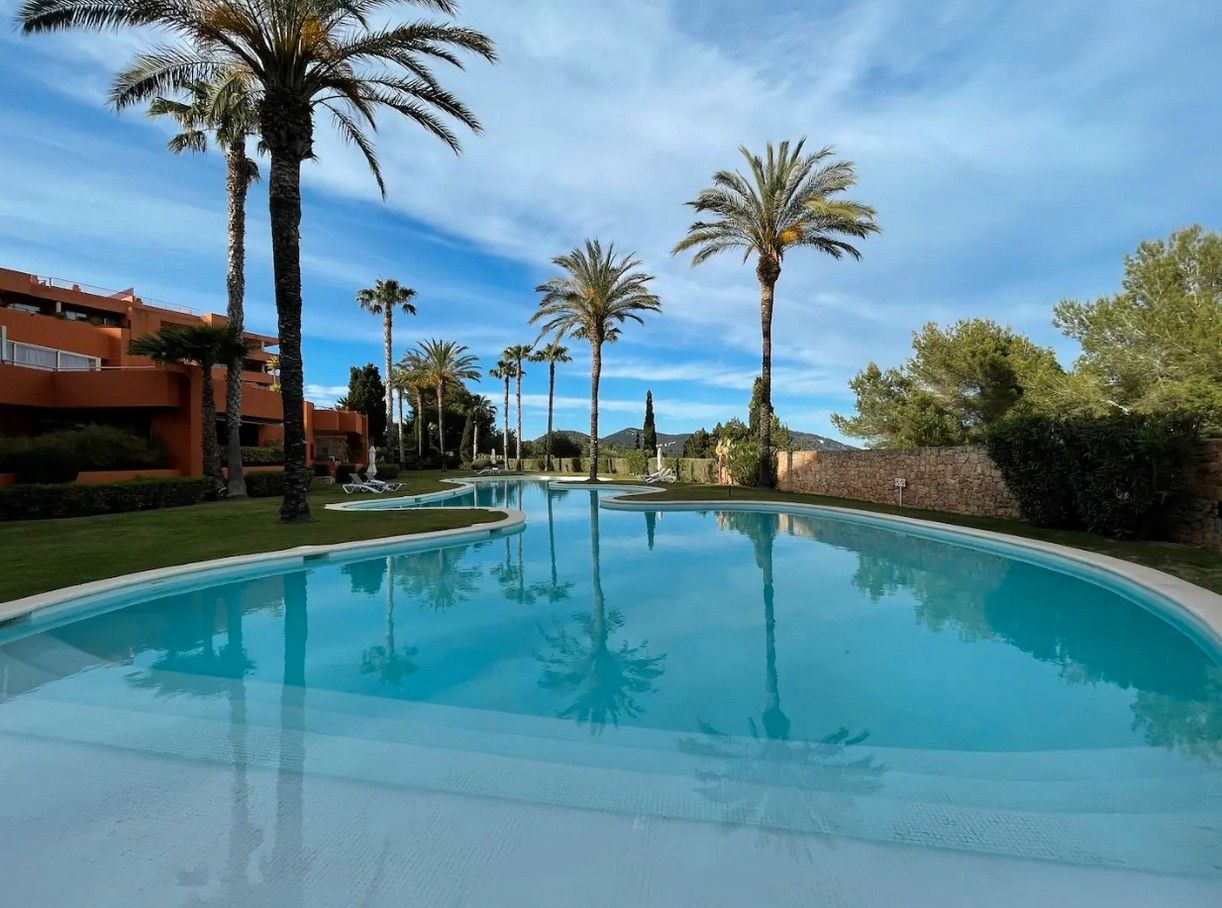 Piscina de Apartament de lloguer en Santa Eulària des Riu amb Aire condicionat, Calefacció i Parquet