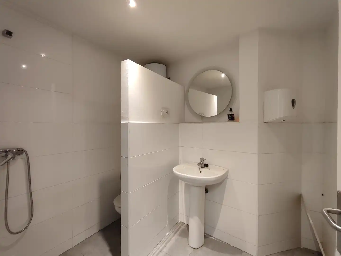 Baño de Local en venta en Bilbao  con Aire acondicionado