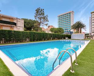 Piscina de Apartament de lloguer en Gandia amb Aire condicionat i Terrassa