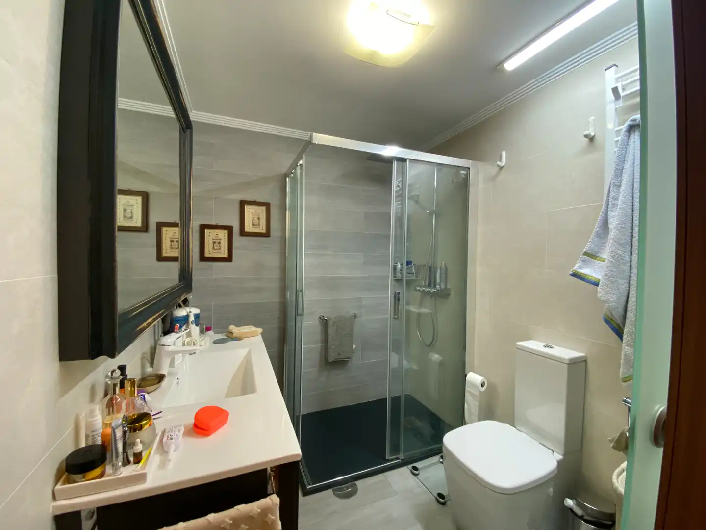 Baño de Piso de alquiler en Outes con Calefacción, Terraza y Amueblado