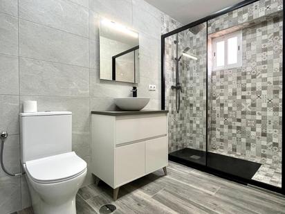 Bathroom of Flat for sale in Elche / Elx  with Balcony