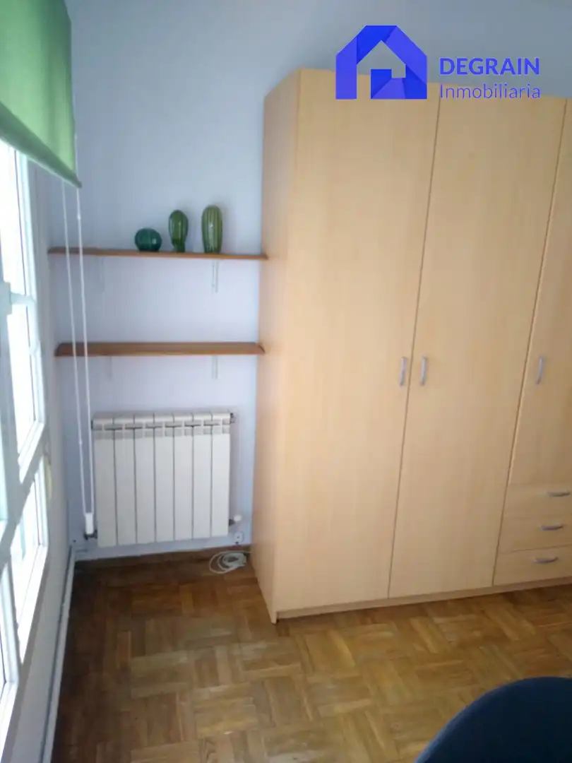 Schlafzimmer von Wohnung zur Miete in Oviedo  mit Möbliert
