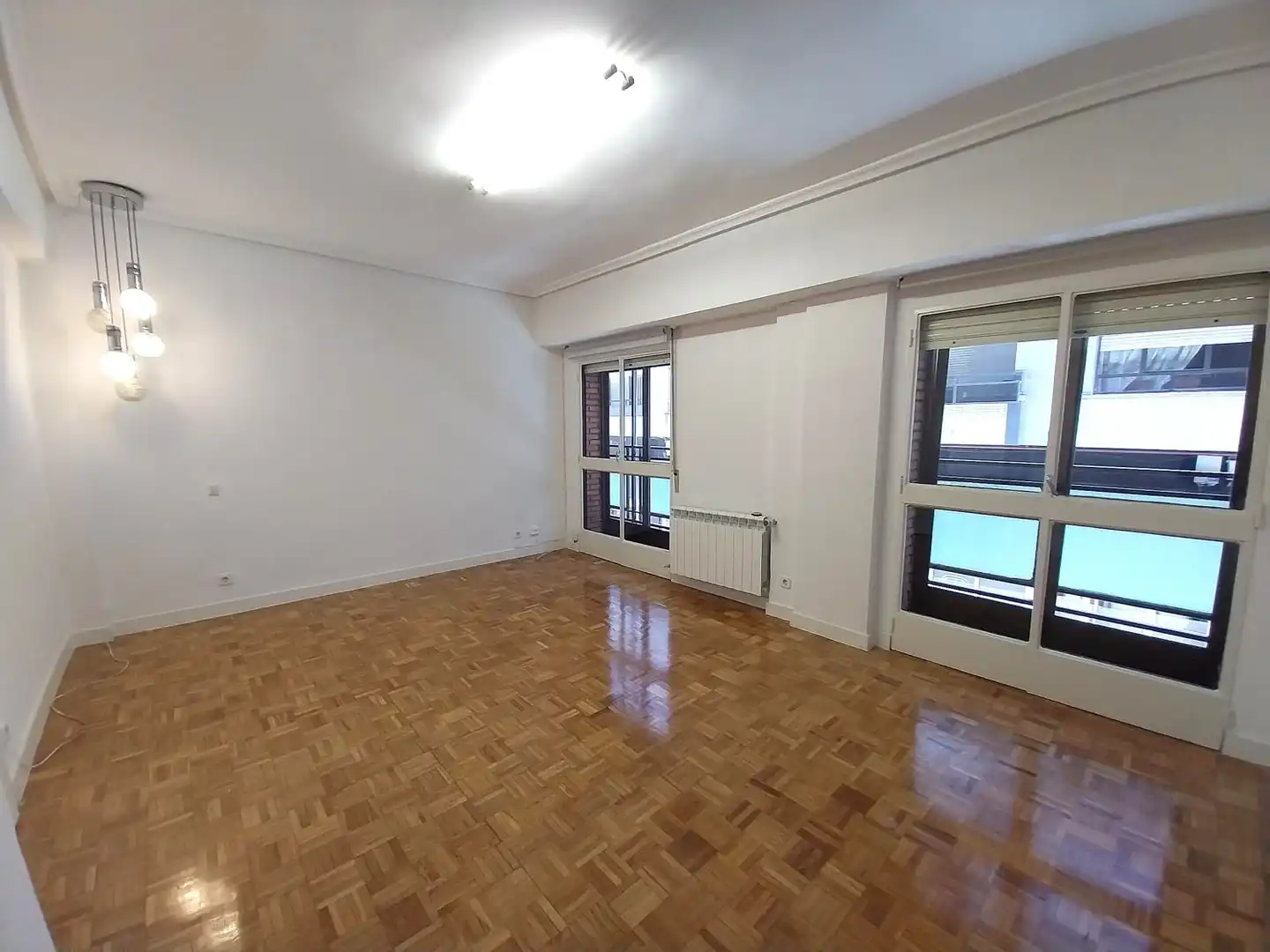 Sala d'estar de Pis en venda en Valladolid amb Calefacció, Parquet i Terrassa
