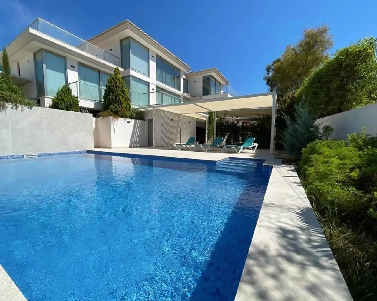 Detached house with pool for sale in La Caleta - La Calalga -  Les Bassetes