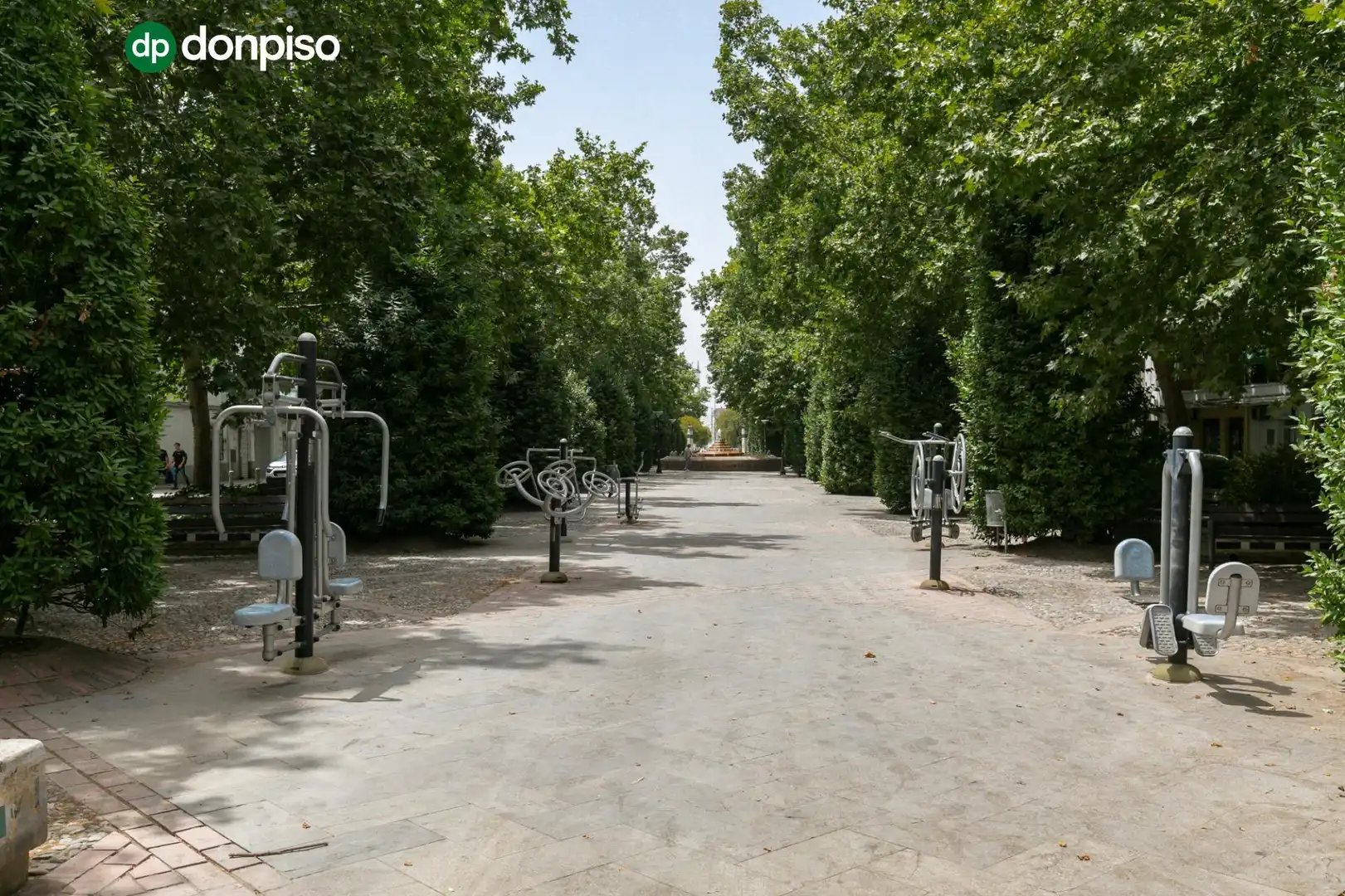 Vista exterior de Piso en venta en Granada con Calefacción