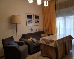 Living room of Flat to rent in  Granada Capital  with Heating and Balcony