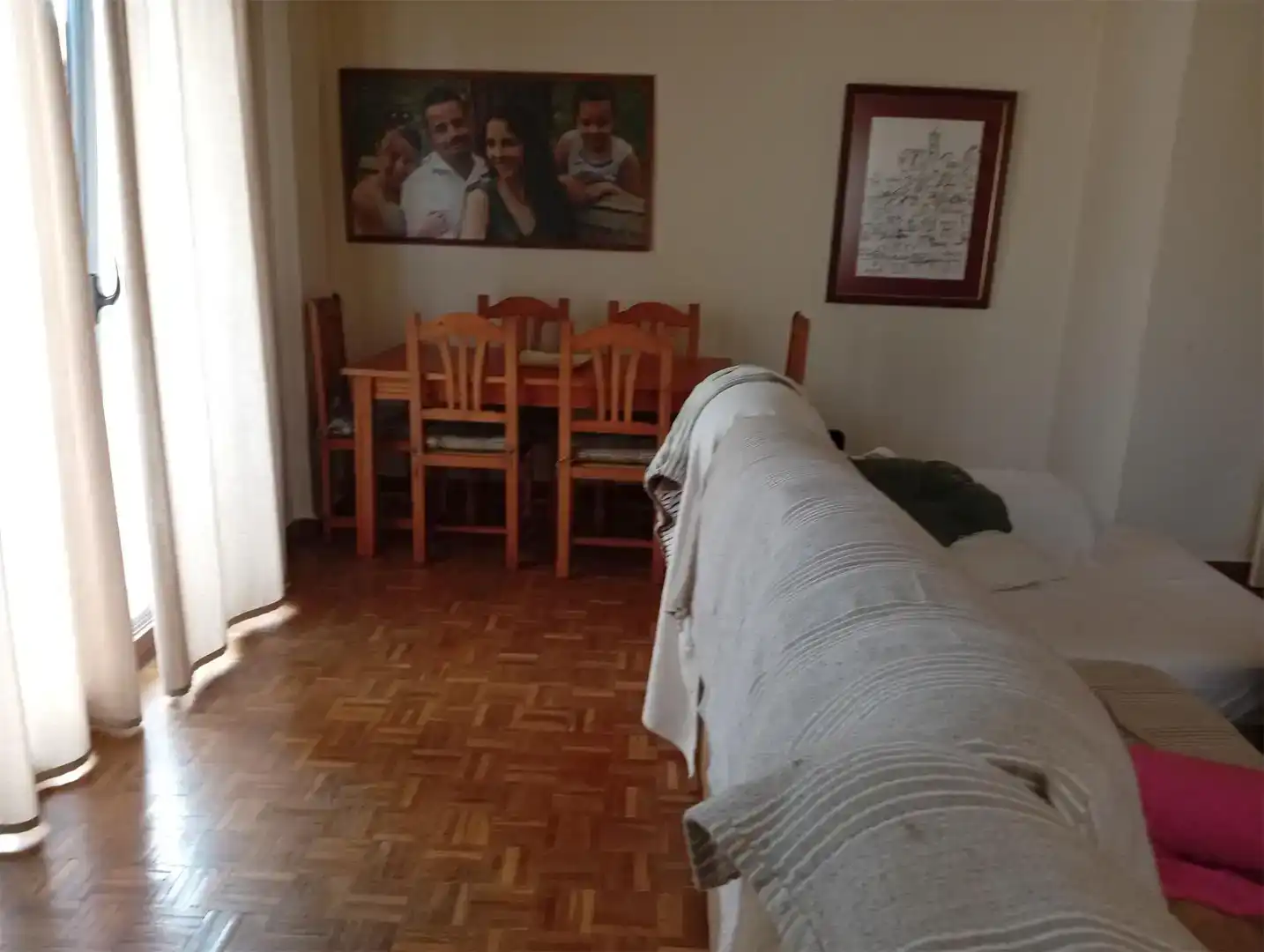 Sala d'estar de Pis en venda en Baza amb Parquet, Moblat i Forn