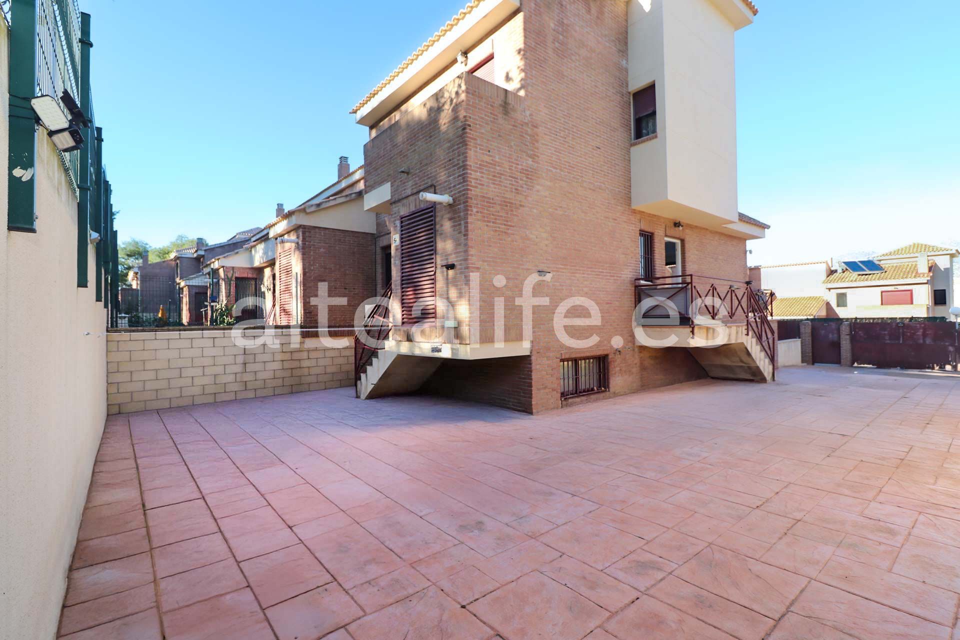 Exterior view of Single-family semi-detached for sale in La Nucia  with Heating, Terrace and Community pool