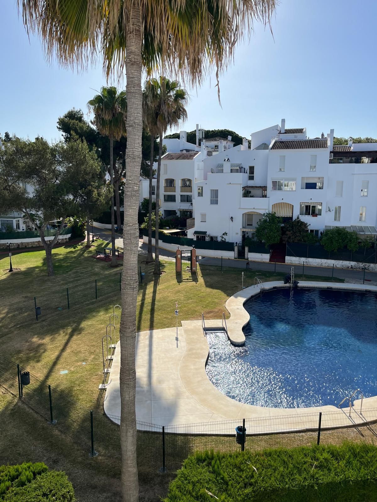 Flat to rent in Elviria