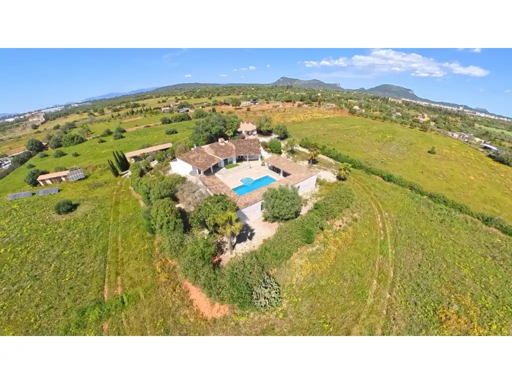 Außenansicht von Haus oder Chalet zum Verkauf in Llucmajor mit Klimaanlage, Privatgarten und Terrasse