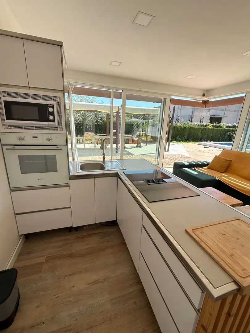 Cuina de Casa o xalet en venda en Córdoba amb Aire condicionat, Calefacció i Jardí privat