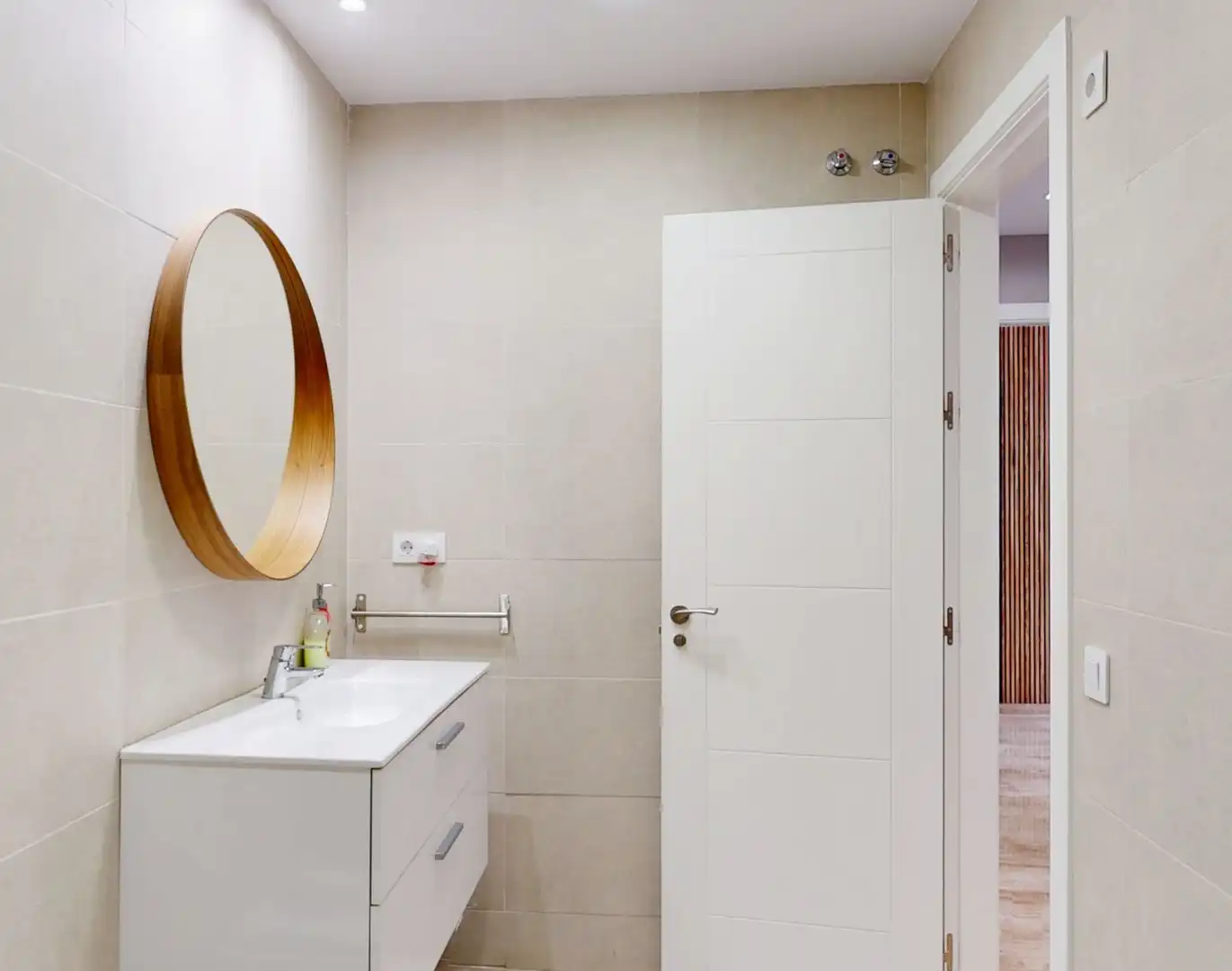 Baño de Piso en venta en Sevilla con Aire acondicionado y Calefacción