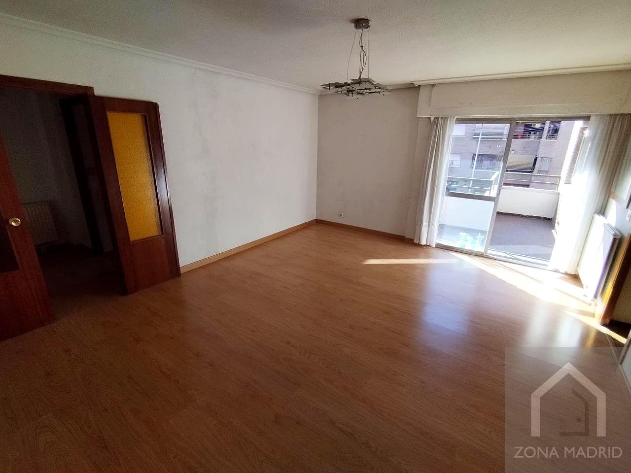 Living room of Flat for sale in  Madrid Capital