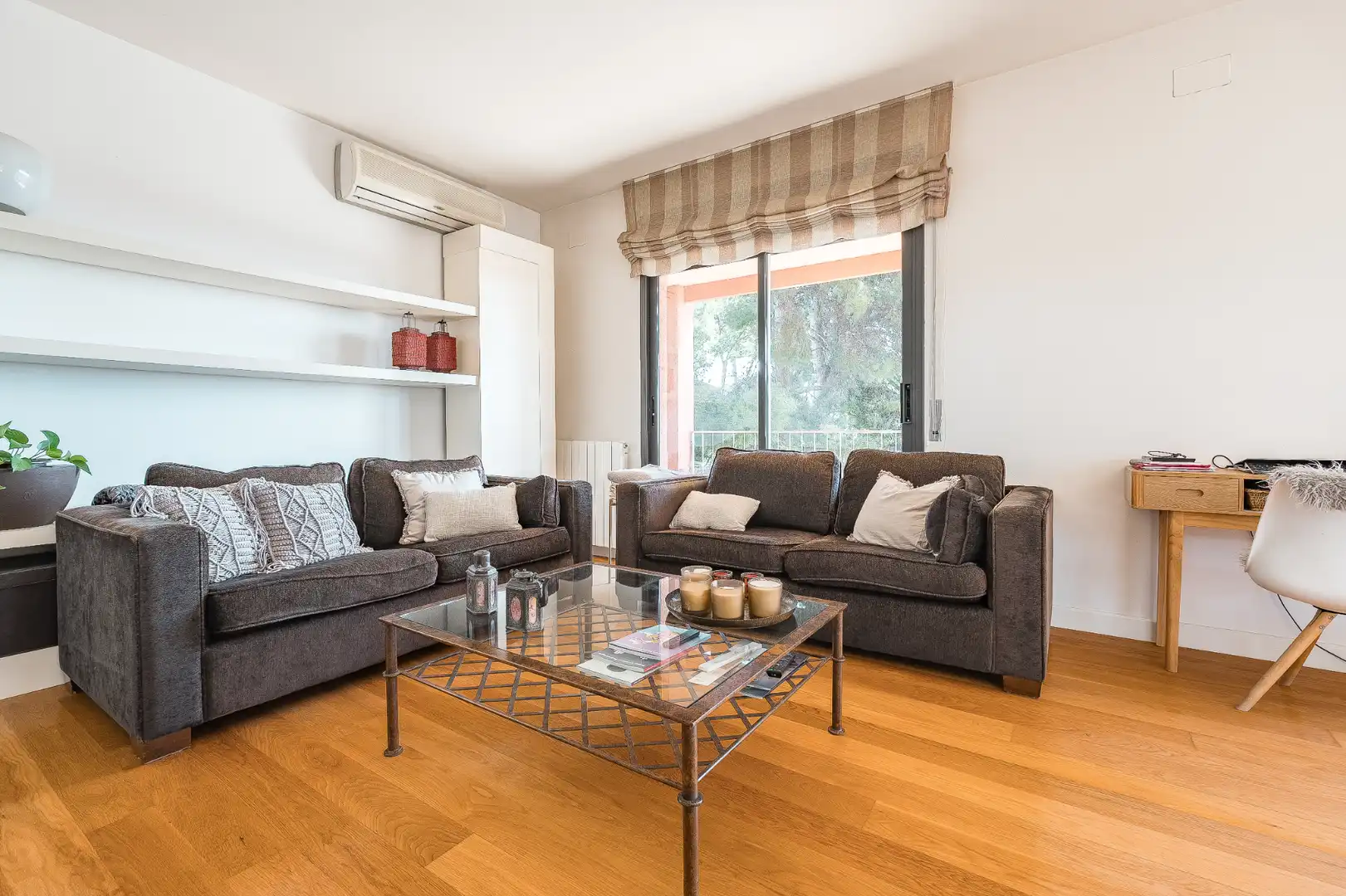 Sala d'estar de Casa o xalet en venda en Castelldefels amb Aire condicionat, Calefacció i Jardí privat