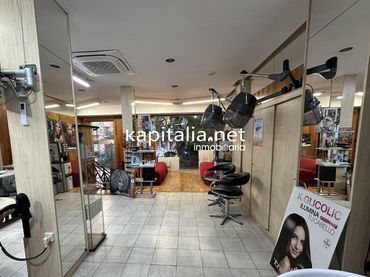 Locale commerciale in vendita a Sant Josep - Zona Hospital