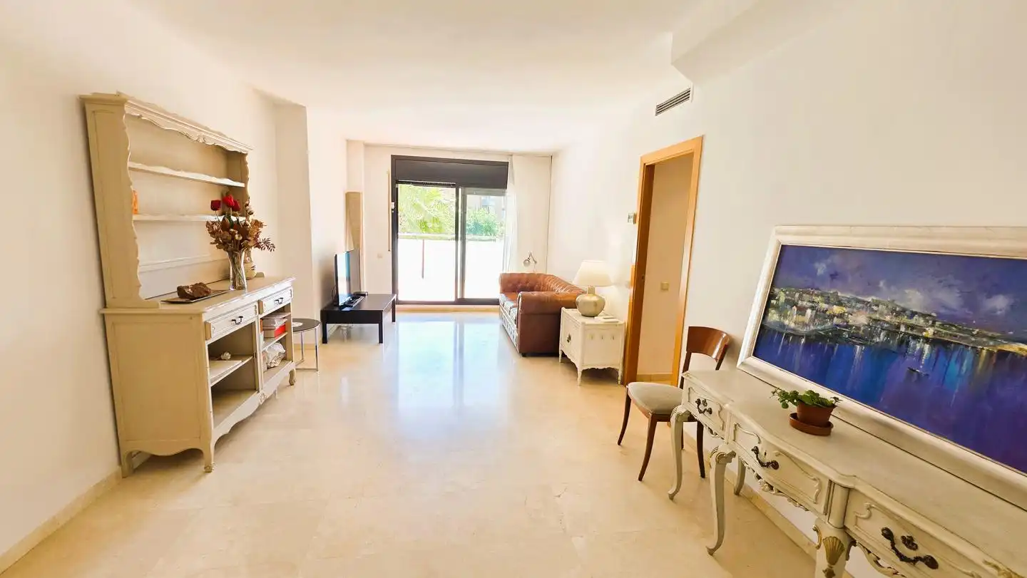 Living room of Ground floor for sale in Castelldefels  with Air Conditioner, Terrace and Storage room