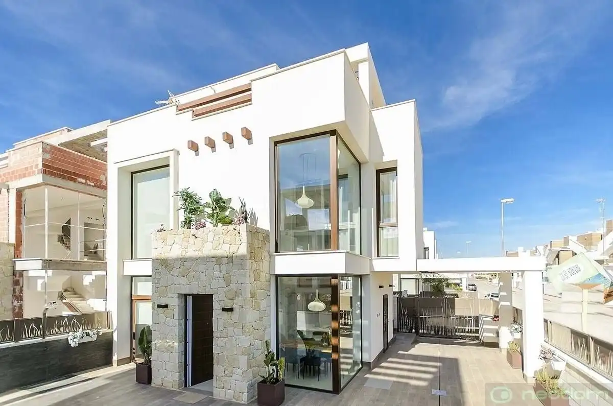Casa amb piscina en venda a N/A