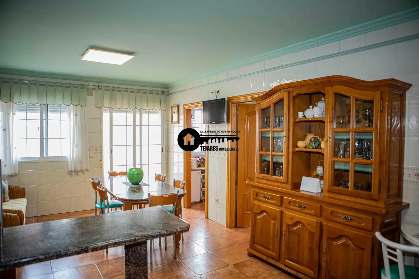 Kitchen of Buildings for sale in San Pablo