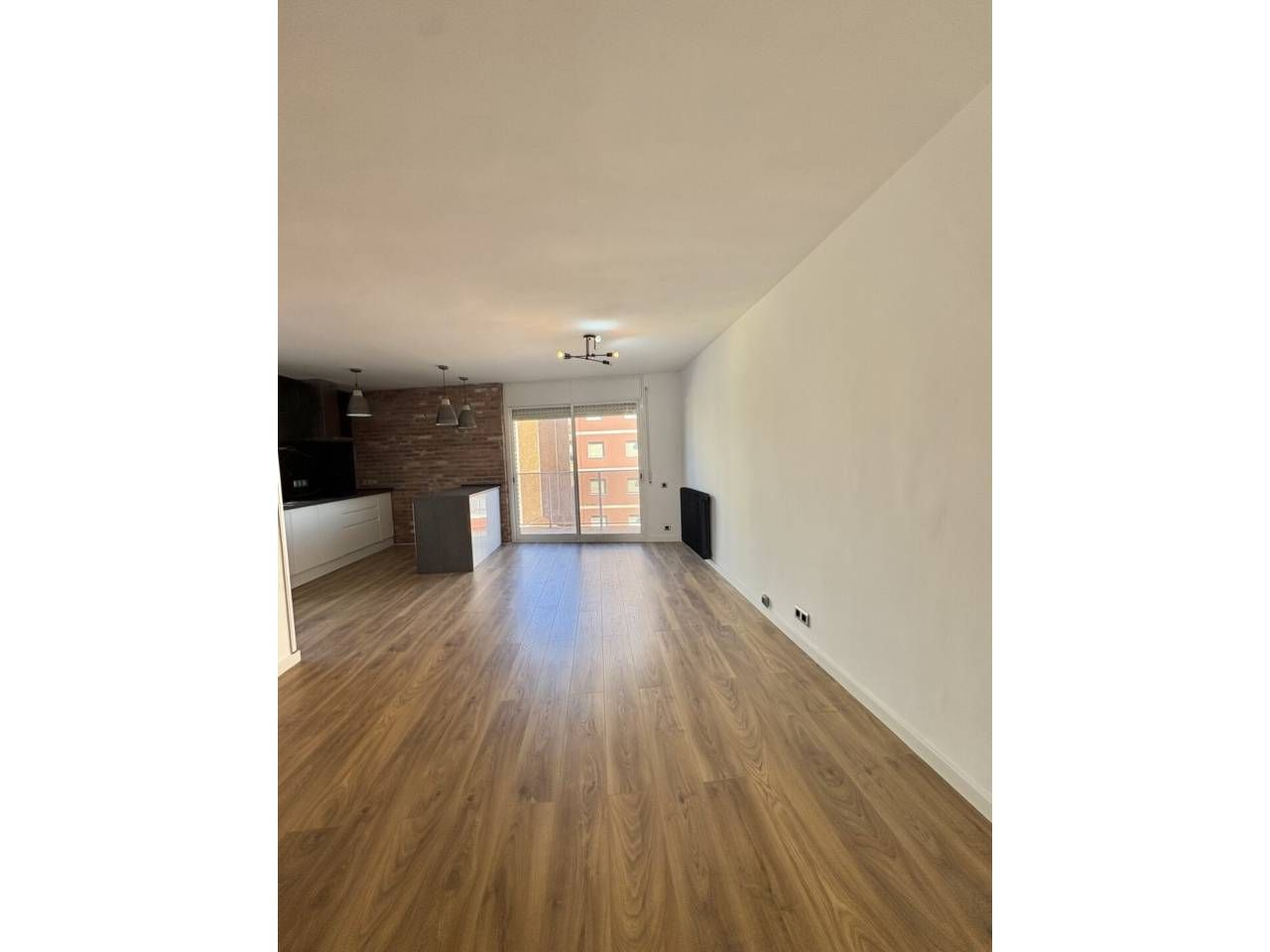 Vista exterior de Àtic en venda en Rubí amb Calefacció, Parquet i Terrassa