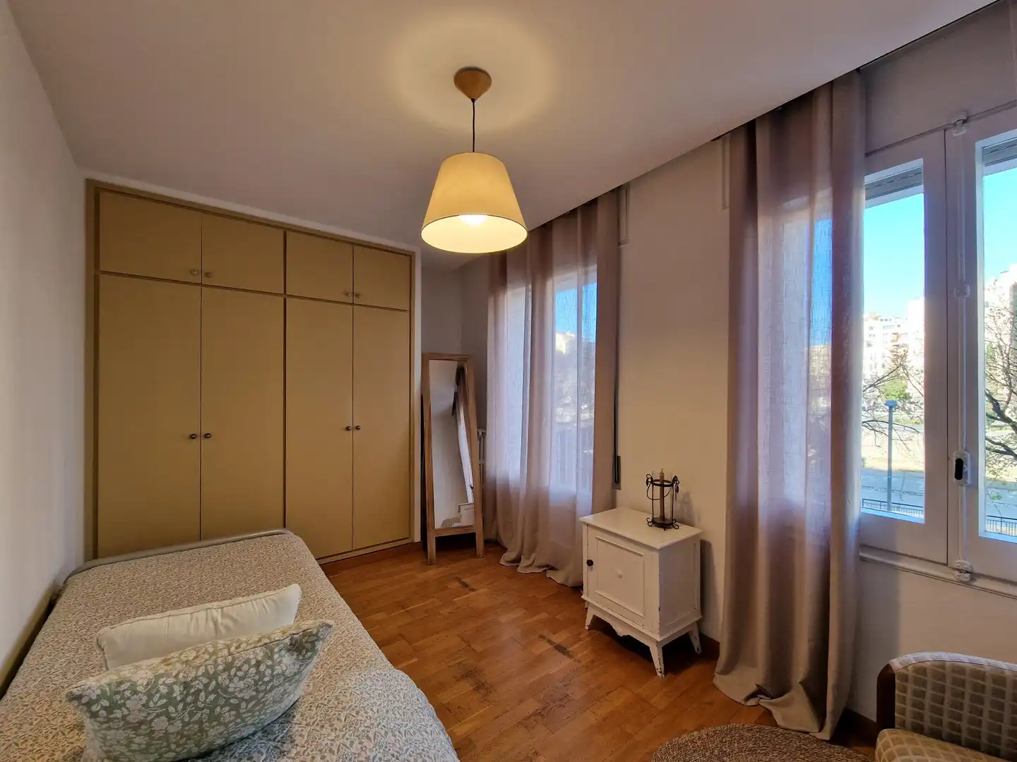 Bedroom of Flat for sale in Girona  with Air Conditioner, Heating and Terrace
