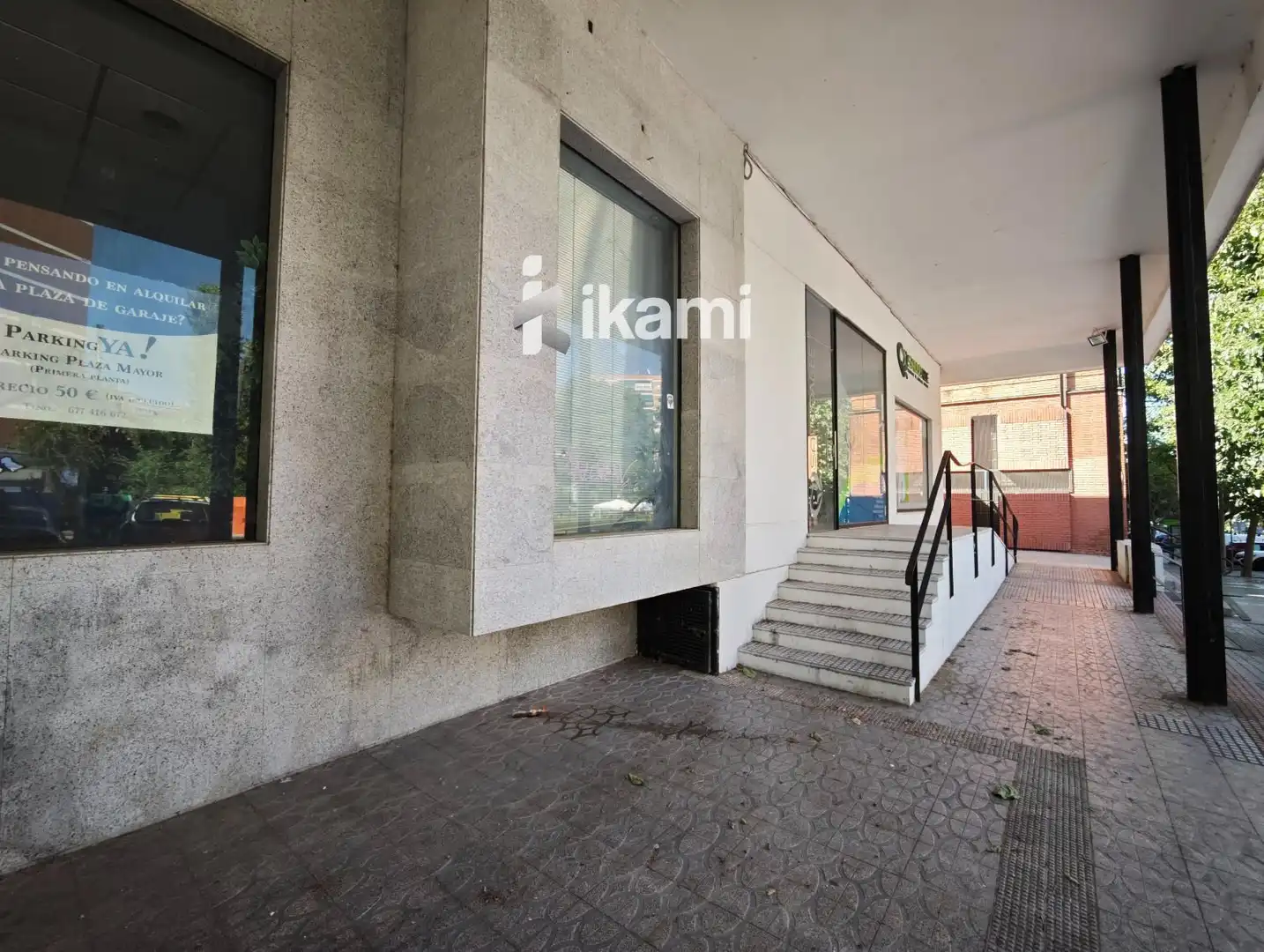 Außenansicht von Gebäude zum Verkauf in Alcorcón