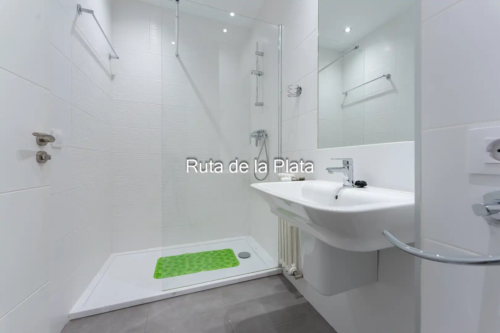 Bathroom of Flat for rent in Zamora Capital   with Heating, Parquet flooring and Oven
