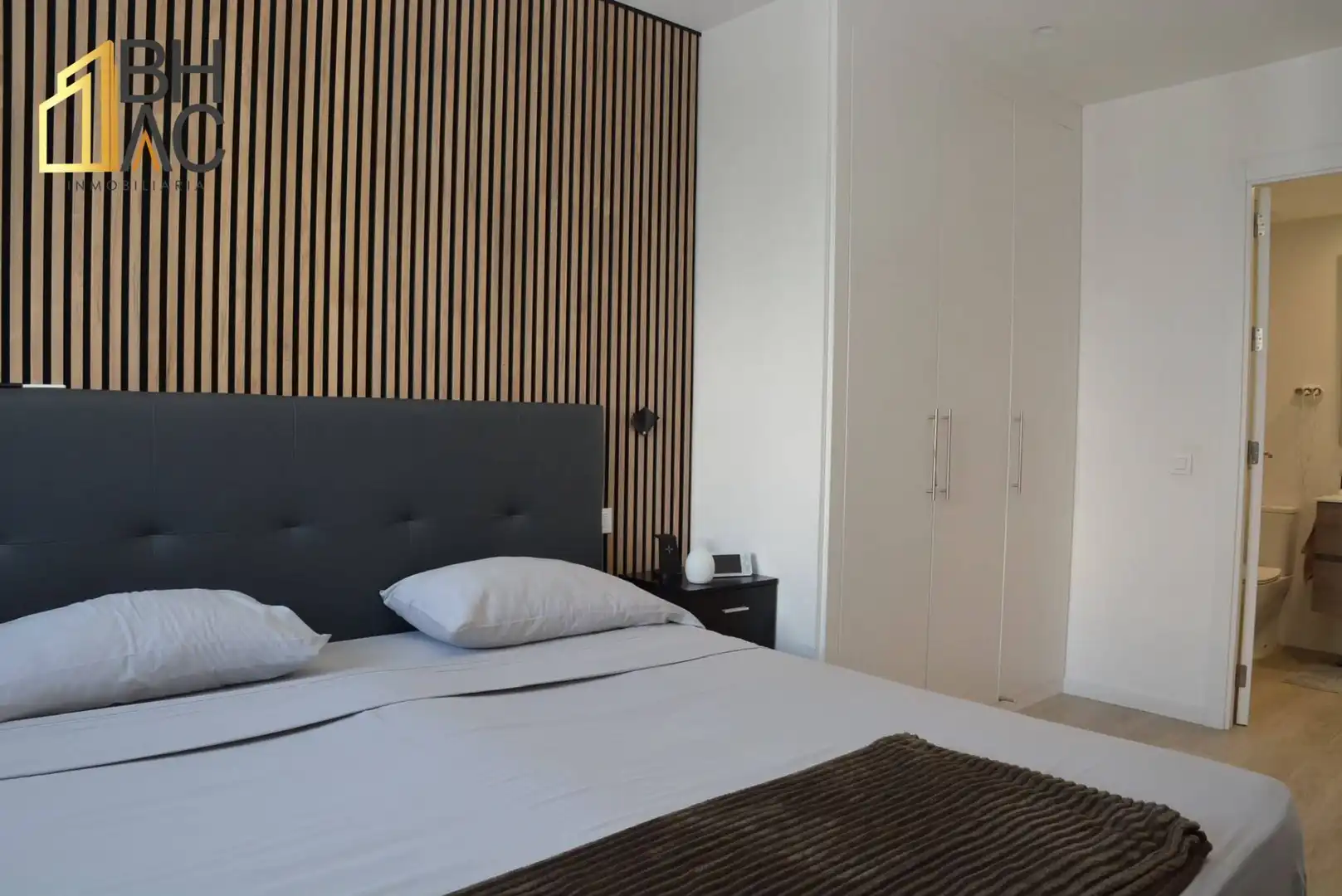 Schlafzimmer von Dachboden zum Verkauf in Alcalá de Henares mit Klimaanlage, Heizung und Terrasse
