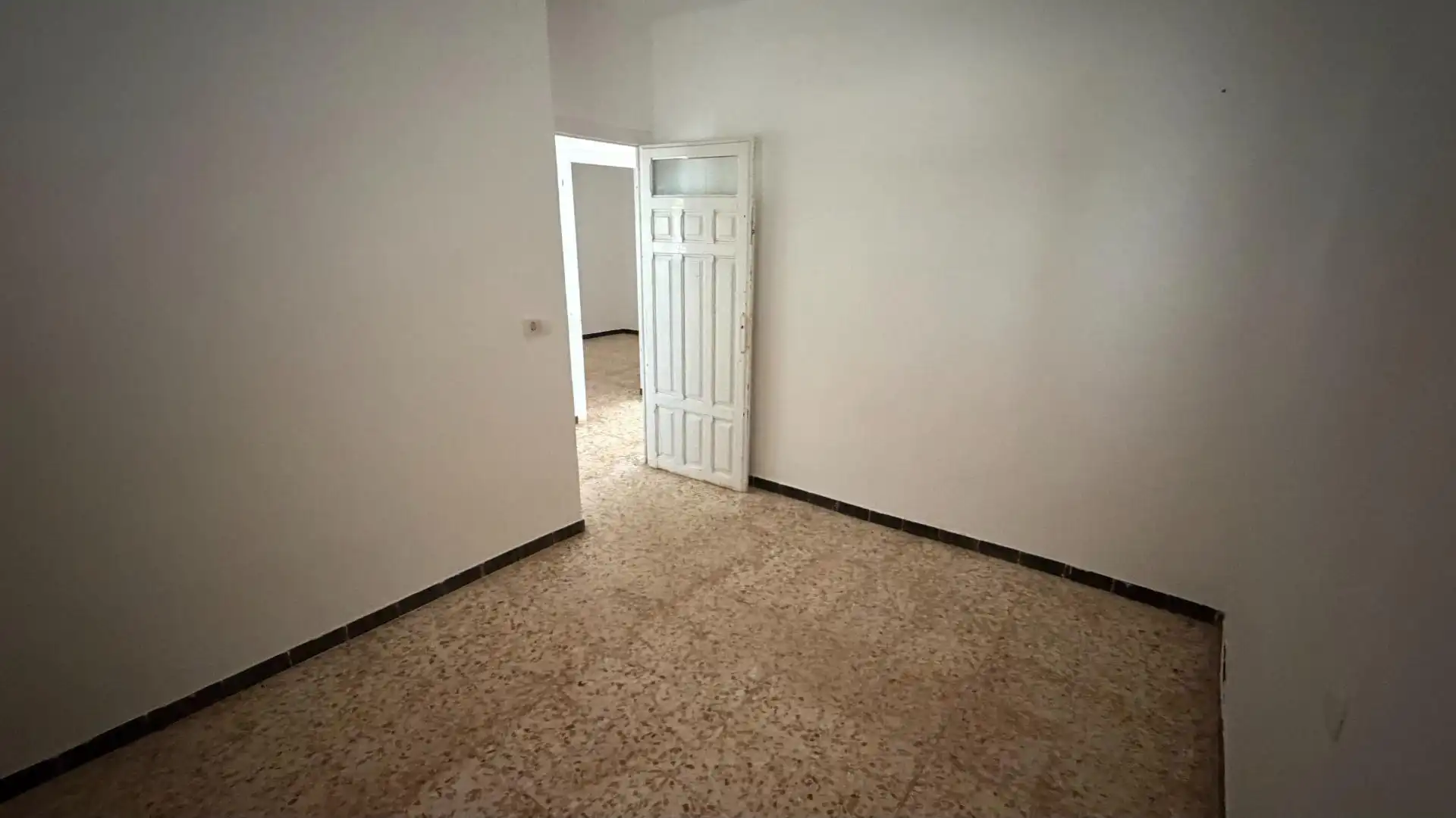 Detached house with garden for sale in Villafranca de los Caballeros, imagen 45
