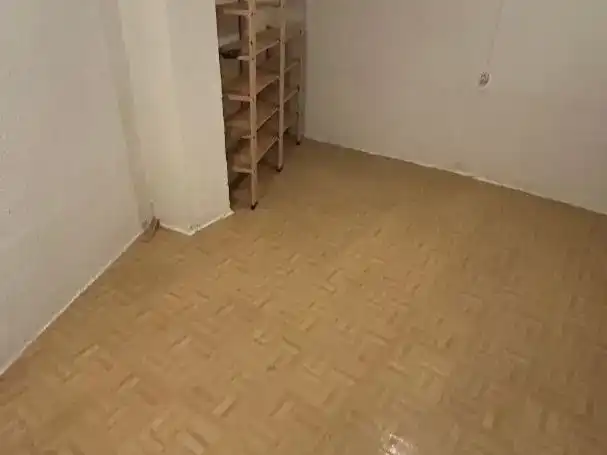 Wohnung zum Verkauf in  Sevilla Capital mit Klimaanlage, Schwimmbad und Balkon