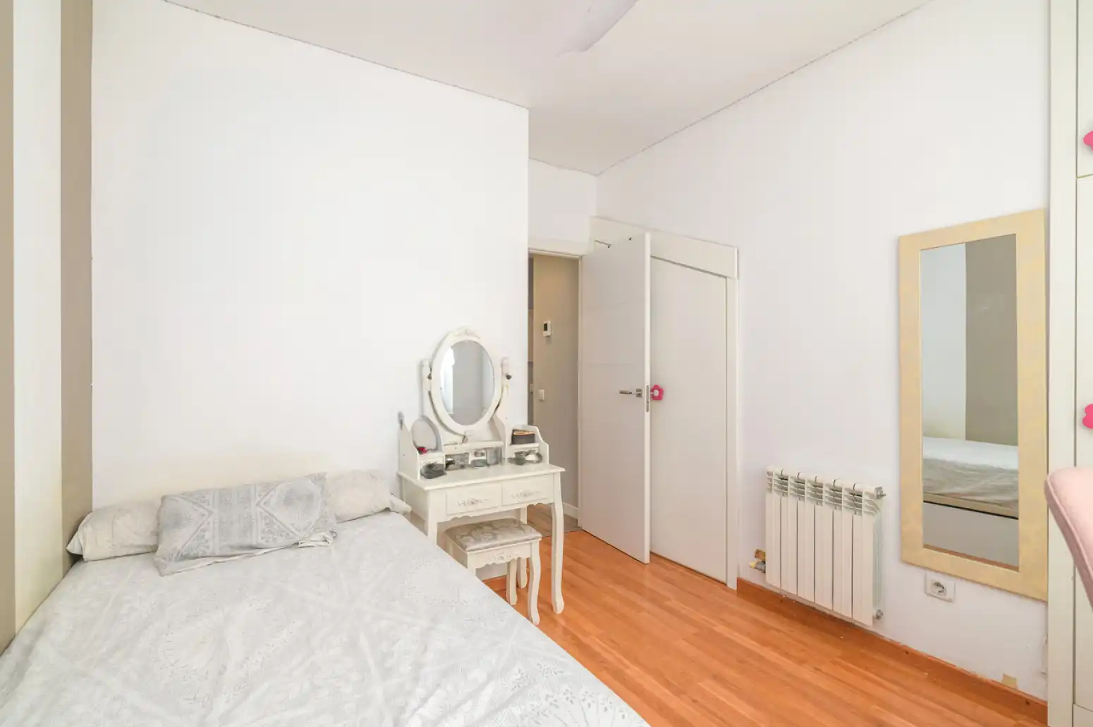 Habitación de Ático en venta en Sant Boi de Llobregat con Aire acondicionado, Calefacción y Parquet