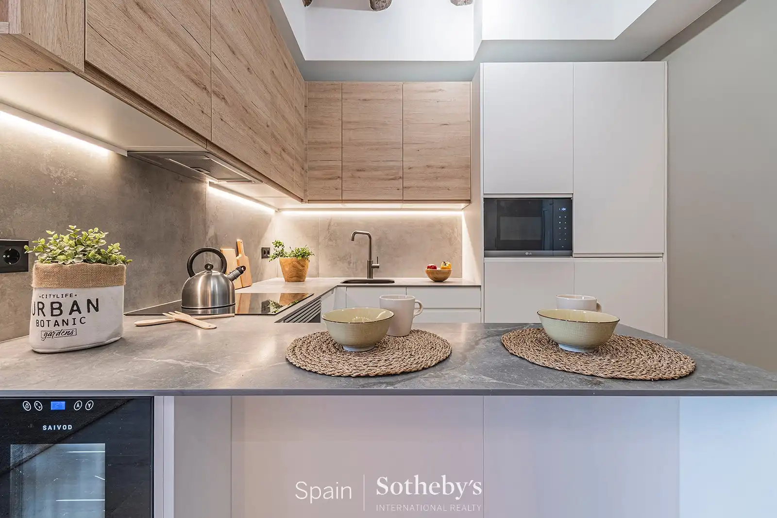 Cuina de Apartament en venda en Barcelona amb Aire condicionat, Calefacció i Terrassa