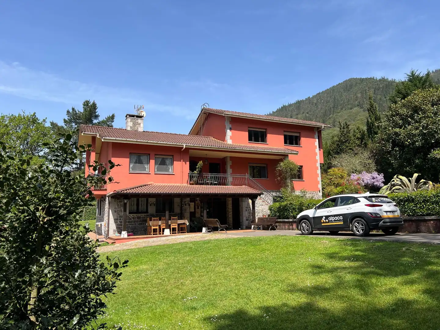 Vista exterior de Casa o chalet en venta en Cangas de Onís con Calefacción, Jardín privado y Amueblado