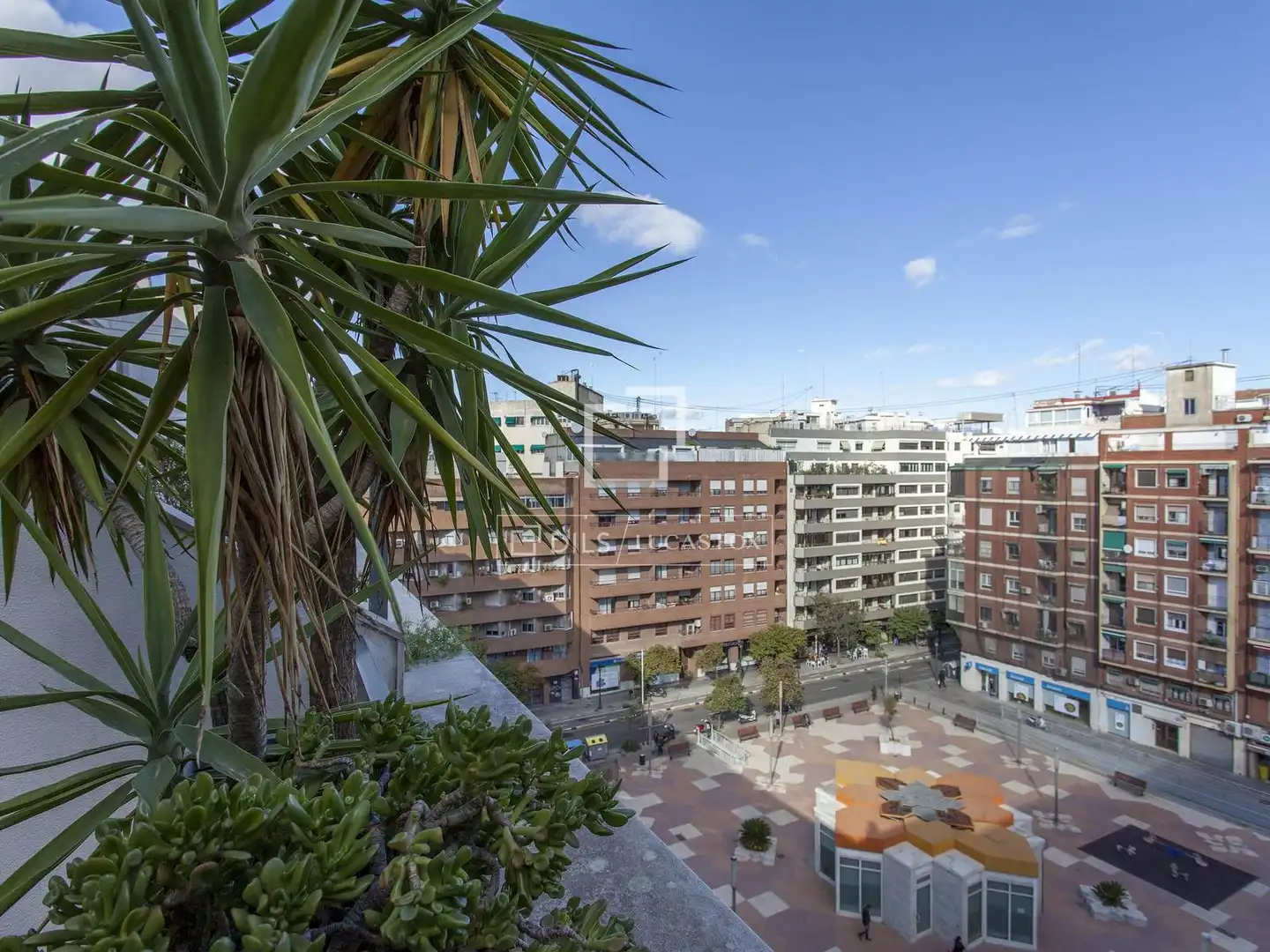 Vista exterior de Àtic de lloguer en Valencia amb Aire condicionat, Calefacció i Parquet