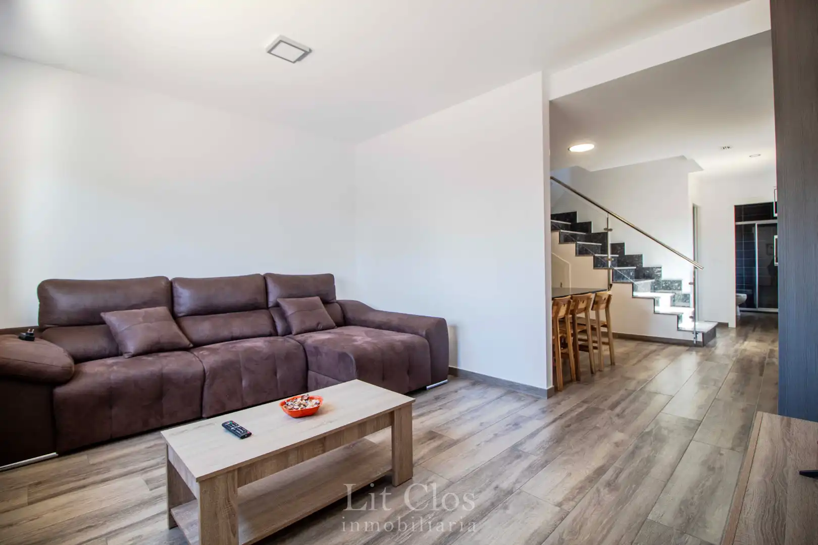 Sala de estar de Casa adosada en venta en A Rúa  con Calefacción, Jardín privado y Parquet