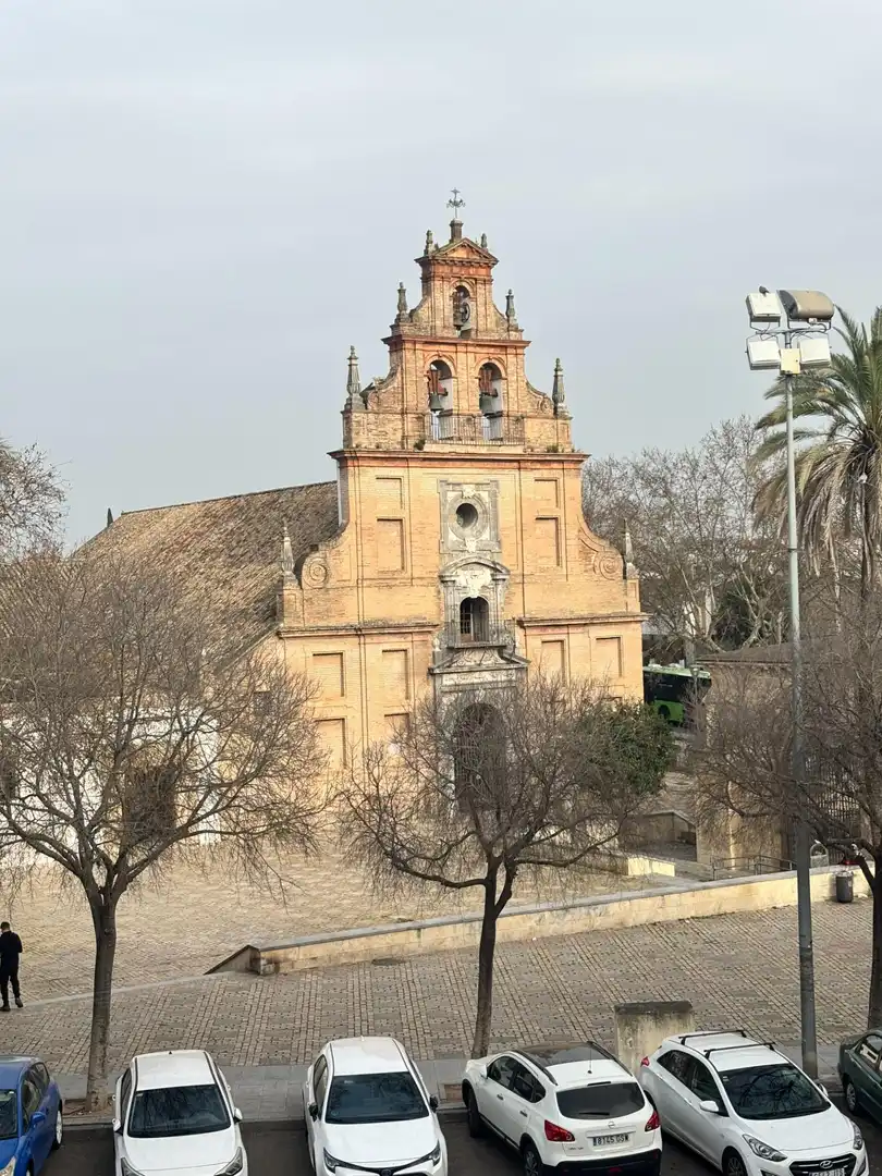 Vista exterior de Piso en venta en Córdoba con Calefacción