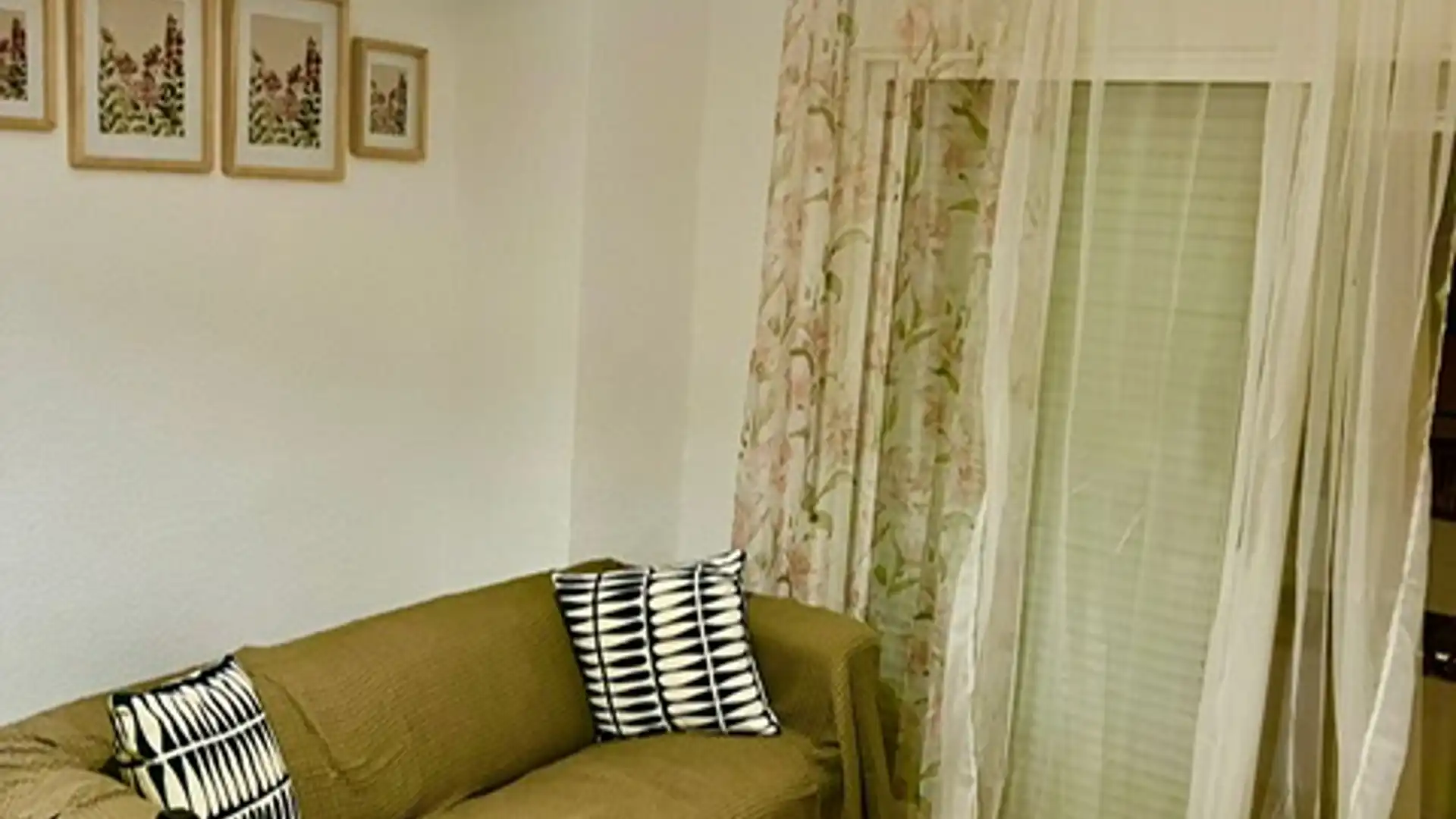 Bedroom of Flat for sale in Alicante / Alacant  with Furnished and Balcony