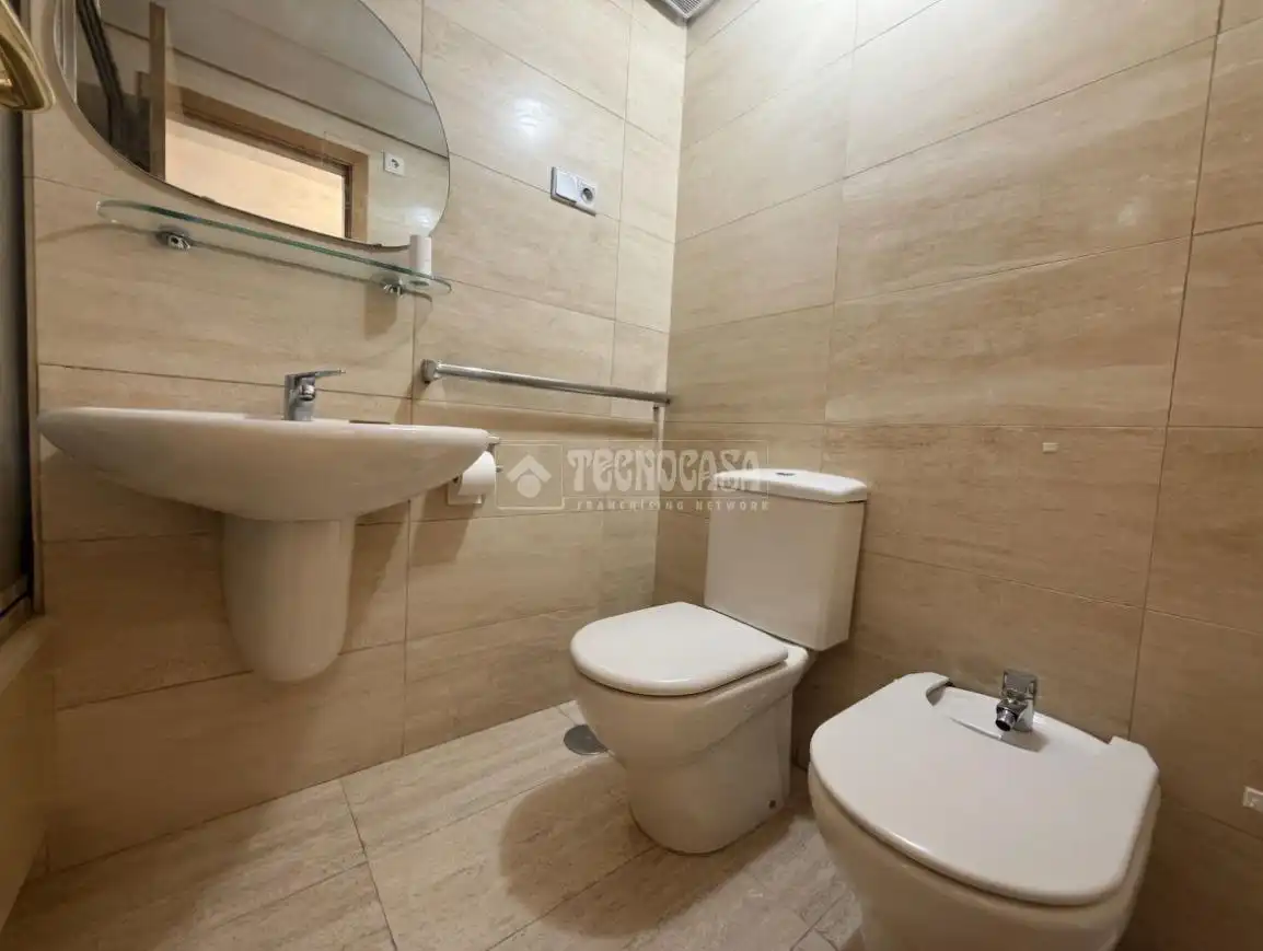 Baño de Piso en venta en Madrid con Aire acondicionado, Calefacción y Parquet