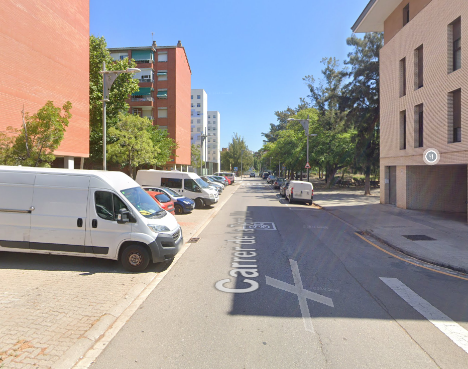 Aparcament de Pis en venda en Cornellà de Llobregat