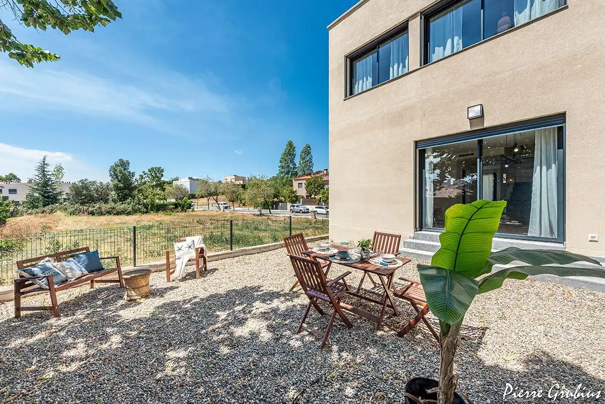 Terrasse von Einfamilien-Reihenhaus zum Verkauf in La Selva del Camp mit Klimaanlage, Heizung und Privatgarten