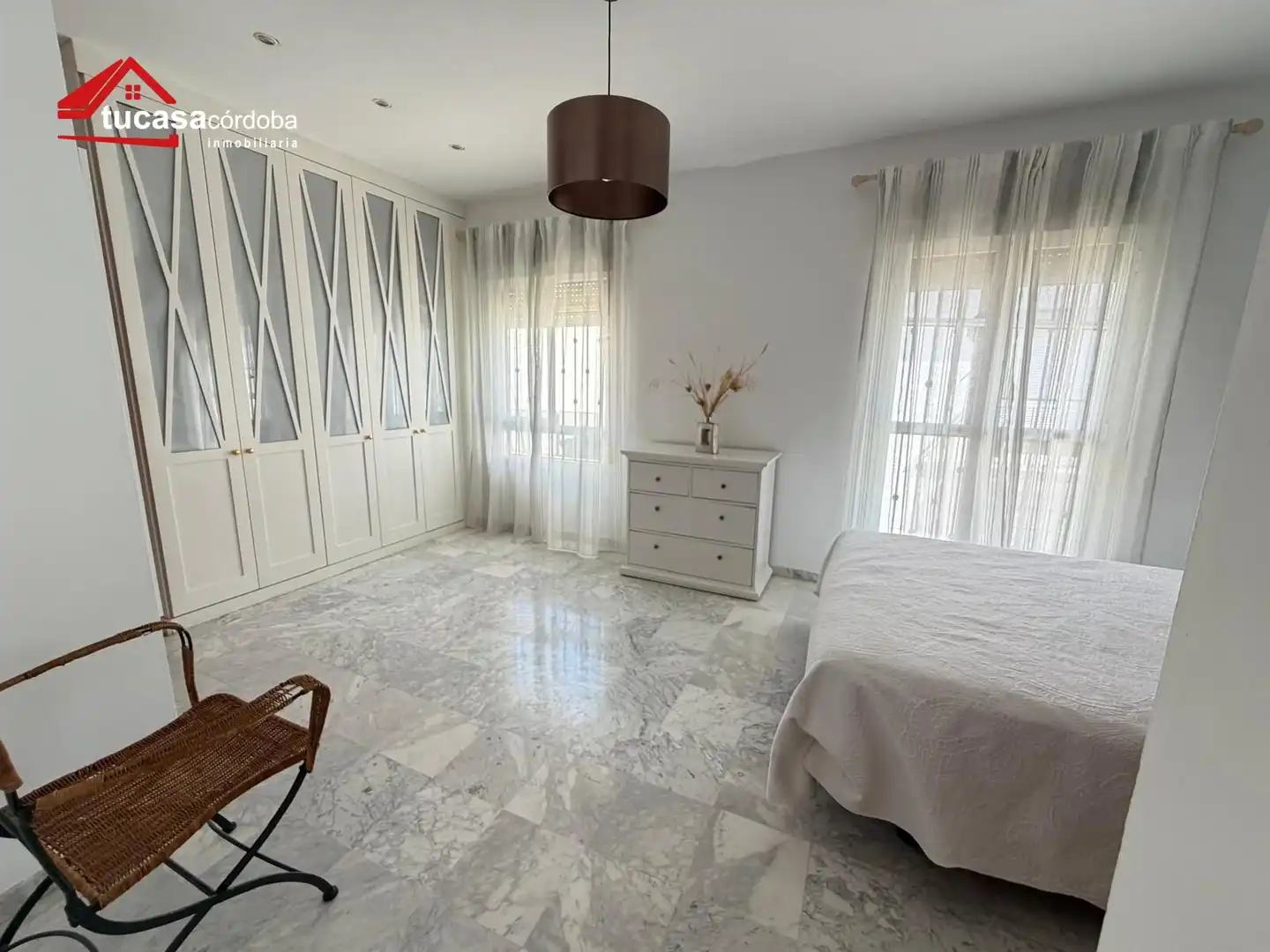 Dormitori de Casa adosada en venda en Córdoba amb Aire condicionat i Terrassa