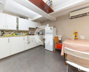 Kitchen of Planta baja for sale in L'Hospitalet de Llobregat  with Air Conditioner, Heating and Oven