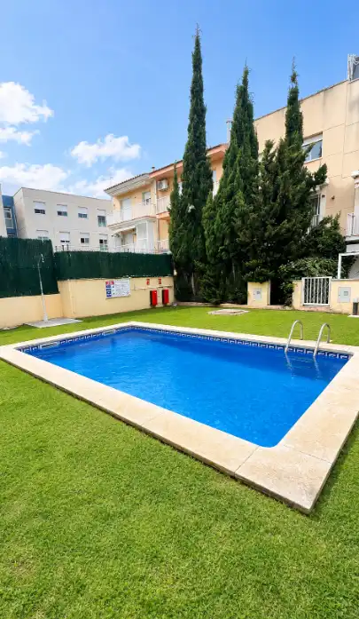 Piscina de Casa adosada en venta en Cambrils con Aire acondicionado, Calefacción y Jardín privado