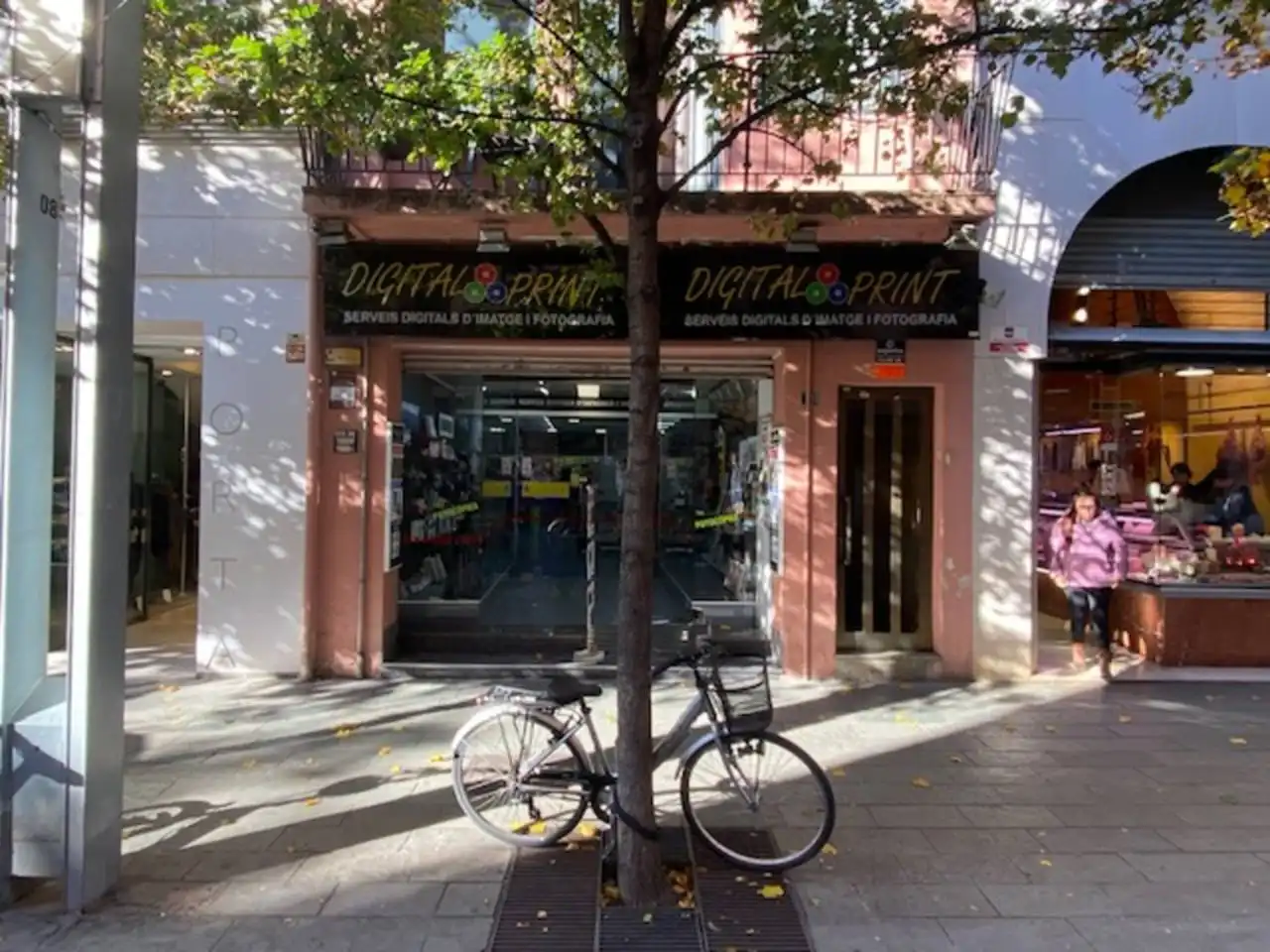 Local comercial de lloguer a Plaza Lluís Perpinyà, imagen 7