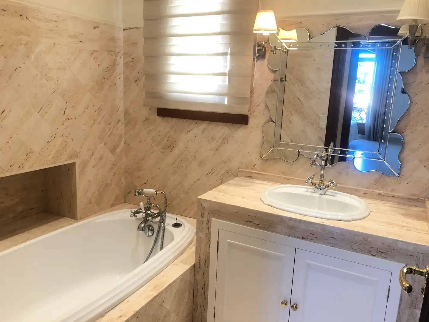 Badezimmer von Haus oder Chalet zur Miete in Marbella mit Klimaanlage, Heizung und Privatgarten