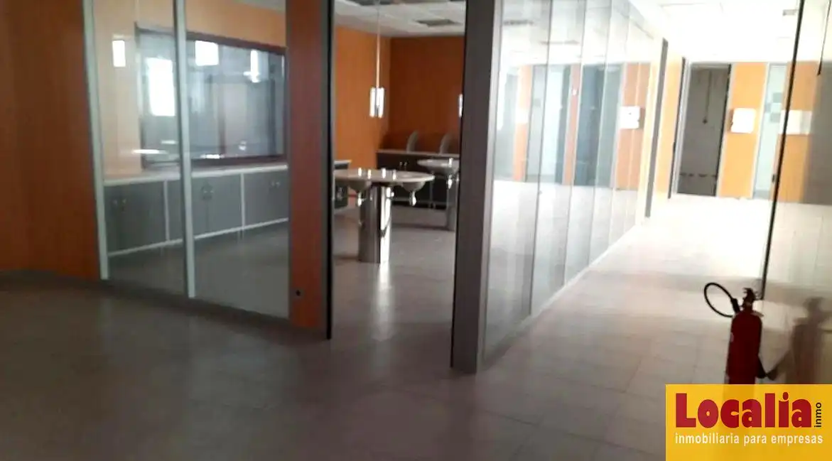 Fabrikhallen zum Verkauf in Lanciego / Lantziego