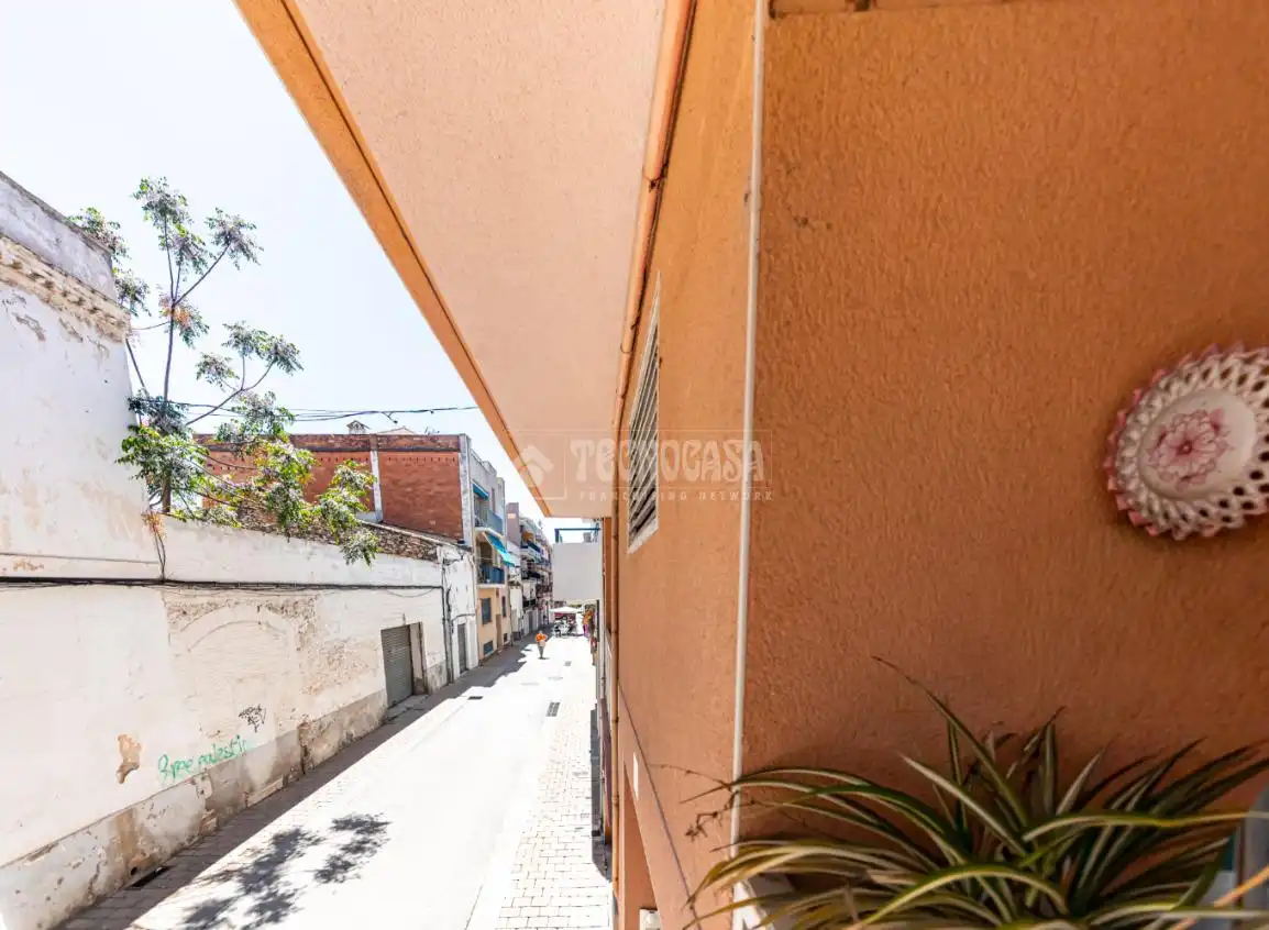 Vista exterior de Piso en venta en Cunit con Parquet y Balcón